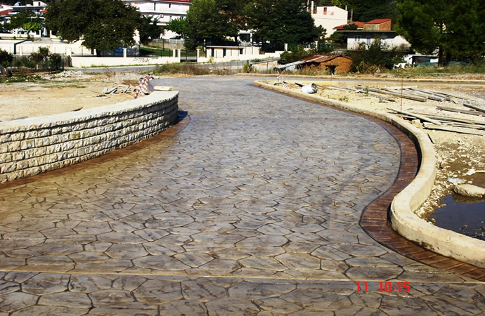 custom pools and spas by greencare.net